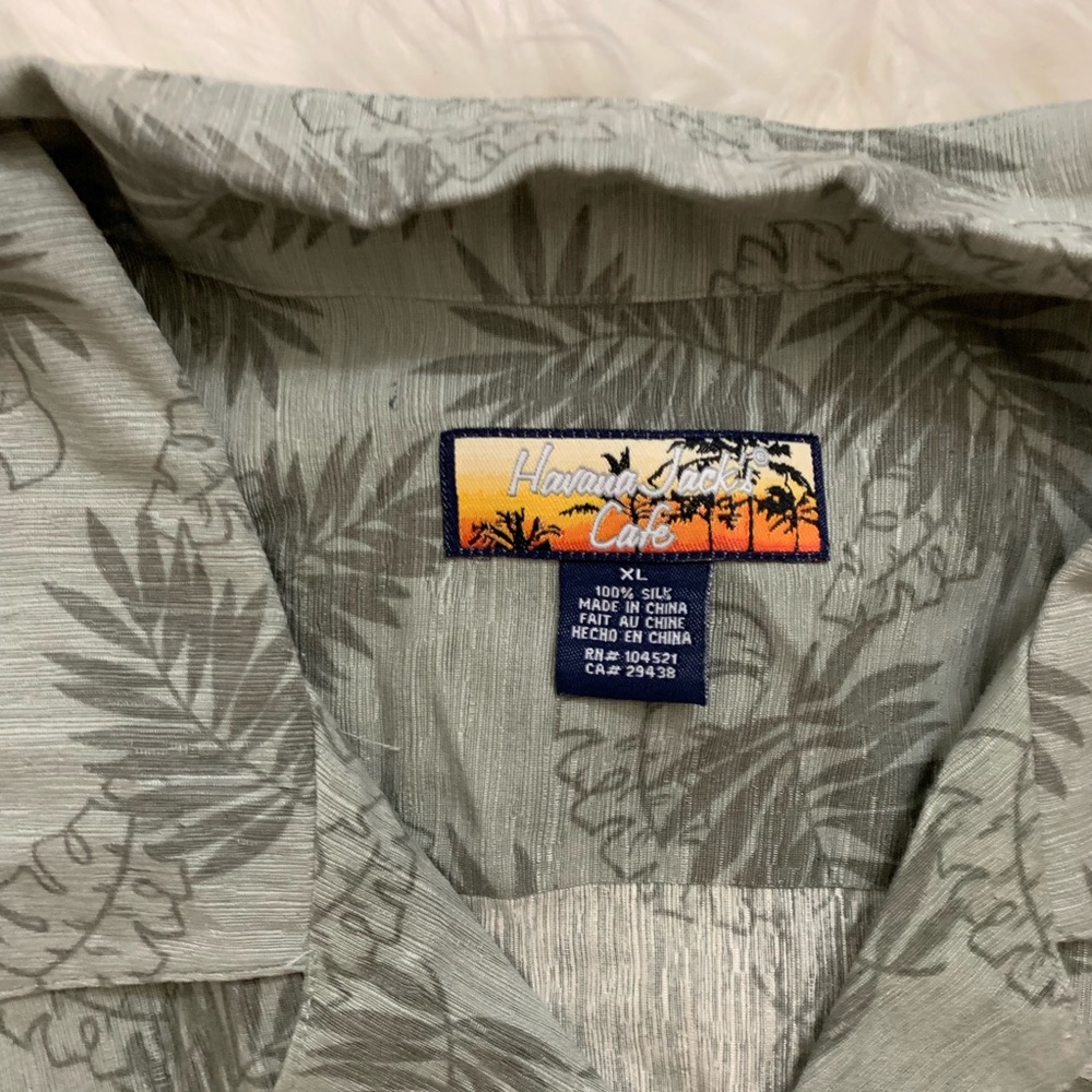 Havana Jack Cafe 100% Silk Hawaiian Button Shirt - Picture 2 of 8